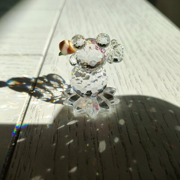 Miniature Crystal Bear Figurine With Heart, Flower, and Butterfly - Beautiful - Picture 4 of 10